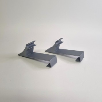 Skåpskrok för handduk