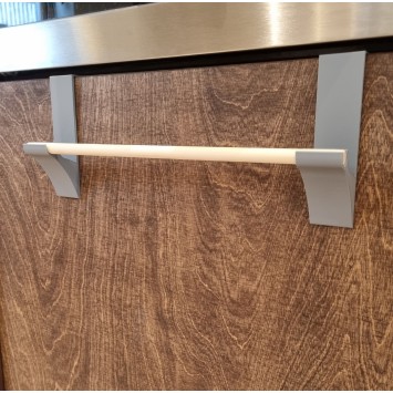 Skåpskrok för handduk